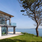 visoglide-sliding-doors-overlooking-ocean