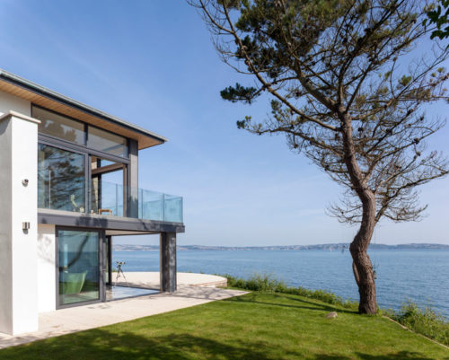 visoglide-sliding-doors-overlooking-ocean